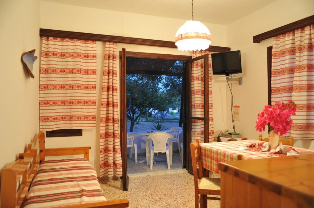 Dolphin Apartments Франгокастелло Номер фото